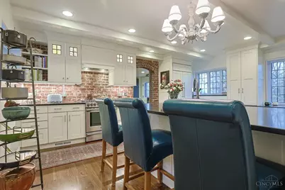 206 Hilltop Lane, Wyoming, OH 45215 - Photo 23