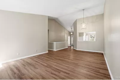 1013 Raintree Lane, Hamilton Township, OH 45039 - Photo 9