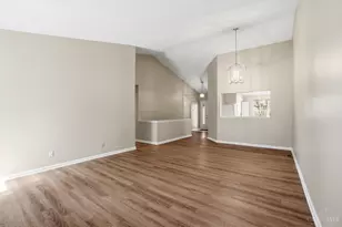 1013 Raintree Ln, Hamilton Township, OH 45039 - Photo 9