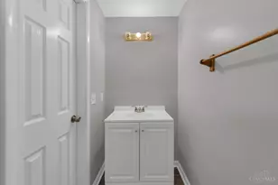 6110 Stover Ave, Cincinnati, OH 45237 - Photo 7