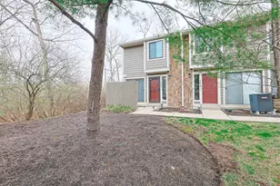 9966 Timbers Dr, Blue Ash, OH 45242 - Photo 1