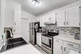 410 Carrington Ln, Loveland, OH 45140 - Photo 15