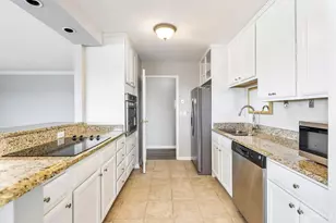 2200 Victory Pkwy, Cincinnati, OH 45206 - Photo 11