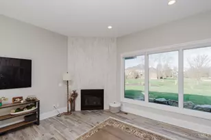 10957 Shallow Creek Ct, Washington Twp, OH 45458 - Photo 9