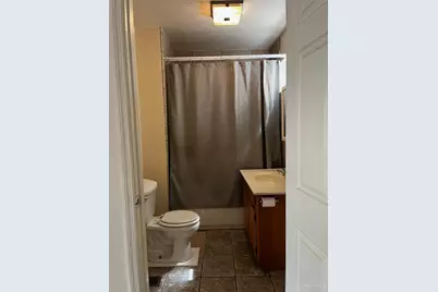 241 E University Avenue, Cincinnati, OH 45219 - Photo 5