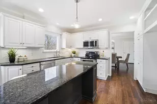 2880 Alpine Terrace, Cincinnati, OH 45208 - Photo 11