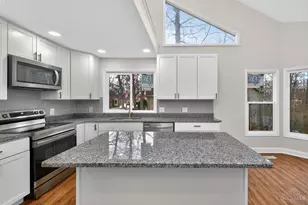 811 Wind Bluff Point, Springboro, OH 45066 - Photo 11