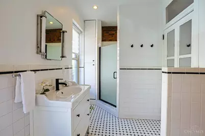 323 Milton Street, Cincinnati, OH 45202 - Photo 23