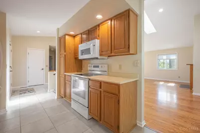 2237 Sweetbriar Lane, Cincinnati, OH 45239 - Photo 9