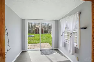 635 Carefree Dr, Union Township, OH 45244 - Photo 15