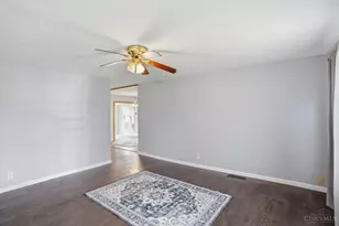 635 Carefree Dr, Union Township, OH 45244 - Photo 7