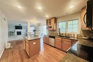 886 Augusta Blvd, Miami Township, OH 45140 - Photo 9