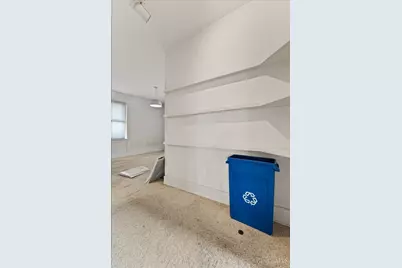 558 Howell Avenue, Cincinnati, OH 45220 - Photo 13