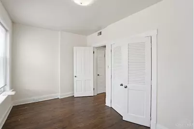 112 E McMillan Avenue, Cincinnati, OH 45219 - Photo 13