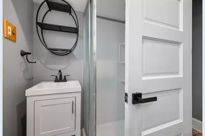 236 Gilman Avenue, Cincinnati, OH 45219 - Photo 25