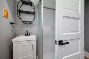 236 Gilman Ave, Cincinnati, OH 45219 - Photo 25