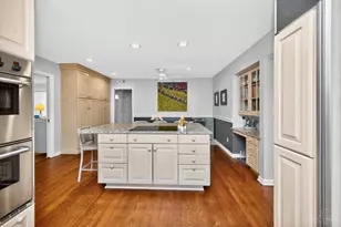 350 Pleasant Hill Dr, Wyoming, OH 45215 - Photo 17