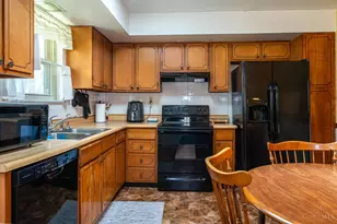 2766 Symphony Way, West Carrollton, OH 45449 - Photo 9