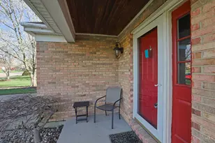 9450 Lark Meadow Ct, Deerfield Township, OH 45040 - Photo 3