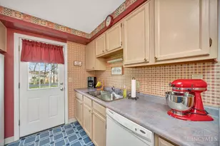 3252 Floridale Ln, Cincinnati, OH 45239 - Photo 13