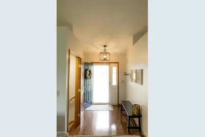 1452 Meadow Ridge Circle, Wilmington, OH 45177 - Photo 5