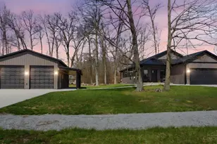 174 Black Hawk Dr, Franklin Township, OH 45171 - Photo 1