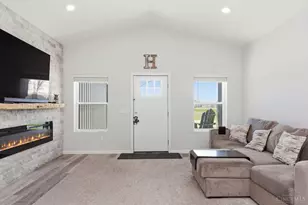 174 Black Hawk Dr, Franklin Township, OH 45171 - Photo 7