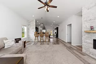 174 Black Hawk Dr, Franklin Township, OH 45171 - Photo 3