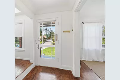 1040 Burns Avenue, Wyoming, OH 45215 - Photo 3