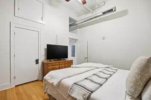 417 Vine St, Cincinnati, OH 45202 - Photo 17