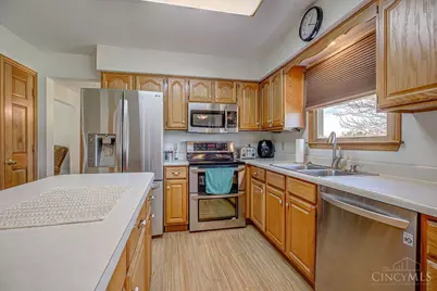 2405 Smith Road, Hamilton, OH 45013 - Photo 9