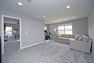 1296 Autumn Run Dr, Hamilton Township, OH 45039 - Photo 33