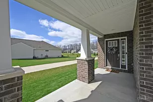 1296 Autumn Run Dr, Hamilton Township, OH 45039 - Photo 7