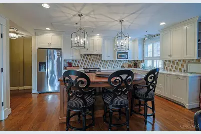 3 Village Square, Glendale, OH 45246 - Photo 11