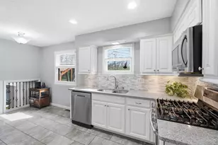 9678 Iris Dr, West Chester, OH 45241 - Photo 7