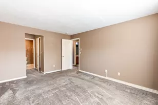 8790 Carrousel Park Cir, Colerain Township, OH 45251 - Photo 17