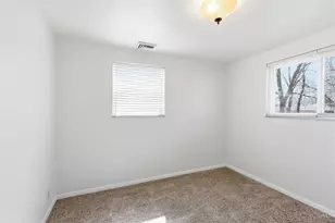 4947 Charlemar Dr, Cincinnati, OH 45227 - Photo 13