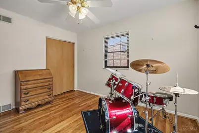 1899 Berkshire, Cincinnati, OH 45230 - Photo 15