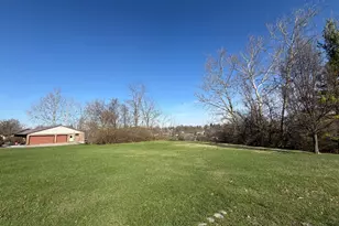 6328 Oakcreek Dr, Cincinnati, OH 45247 - Photo 3