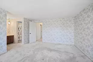 1049 Stratford Ct, Loveland, OH 45140 - Photo 11