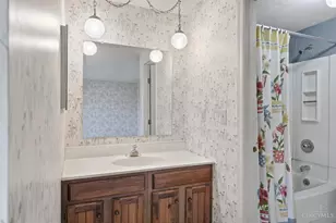 1049 Stratford Ct, Loveland, OH 45140 - Photo 13
