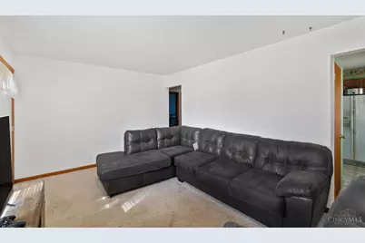 142 Barrington Drive, Hamilton, OH 45013 - Photo 7