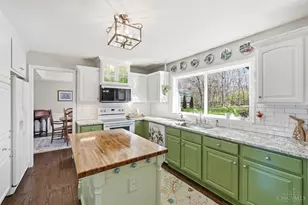 1502 Huntcrest Dr, Cincinnati, OH 45255 - Photo 17