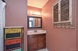 590 Rentz Pl, Delhi Township, OH 45238 - Photo 11