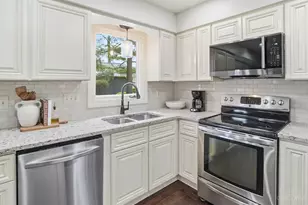 10701 Old Pond Dr, Montgomery, OH 45249 - Photo 15