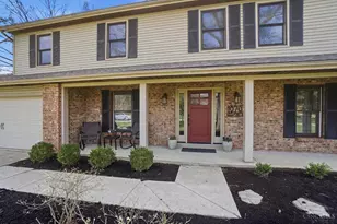 10701 Old Pond Dr, Montgomery, OH 45249 - Photo 3