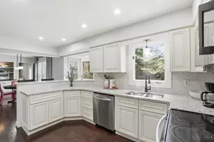 10701 Old Pond Dr, Montgomery, OH 45249 - Photo 17