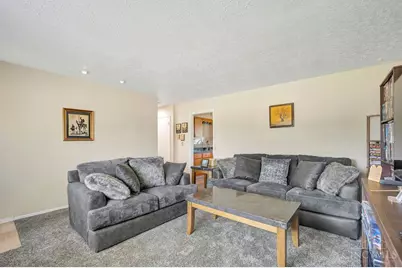 1088 Pinehollow Lane, Springfield Township, OH 45231 - Photo 5