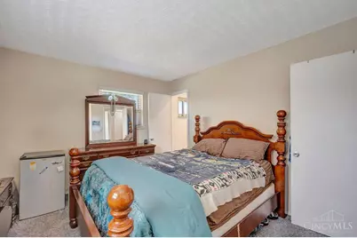 1088 Pinehollow Lane, Springfield Township, OH 45231 - Photo 13