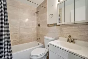 1088 Pinehollow Ln, Springfield Township, OH 45231 - Photo 15